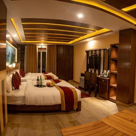 Hotel Satkar Pvt Ltd Pokhara Zewnętrze zdjęcie
