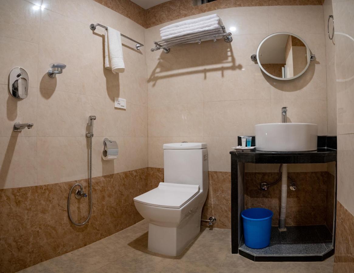 Hotel Satkar Pvt Ltd Pokhara Zewnętrze zdjęcie