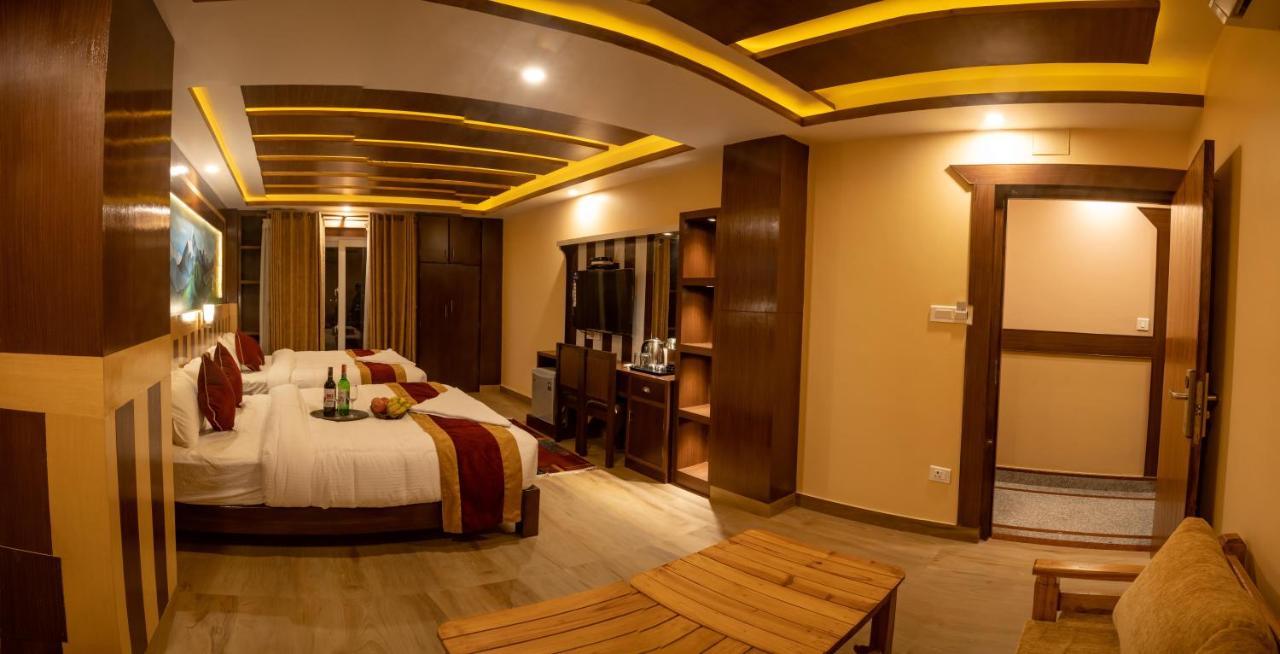 Hotel Satkar Pvt Ltd Pokhara Zewnętrze zdjęcie