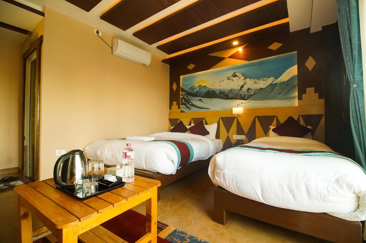 Hotel Satkar Pvt Ltd Pokhara Zewnętrze zdjęcie